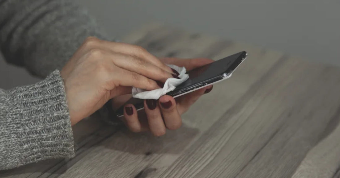 2 Ways To Remove Fingerprints From Your Android Phone's Screen