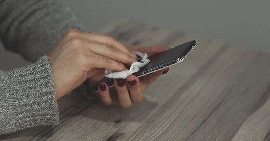 2 Ways To Remove Fingerprints From Your Android Phone's Screen